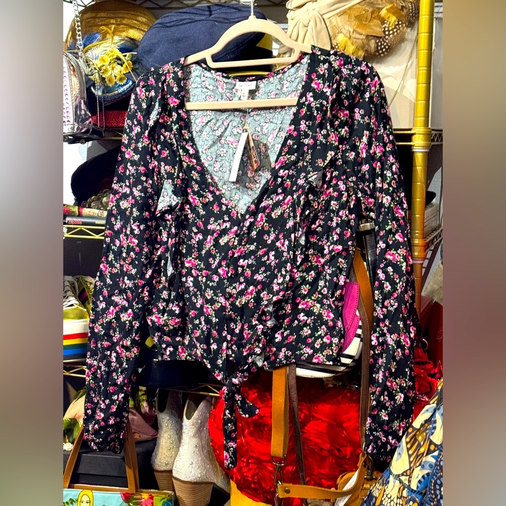 362 // Vintage 90s Dead Stock Self E floral top // L